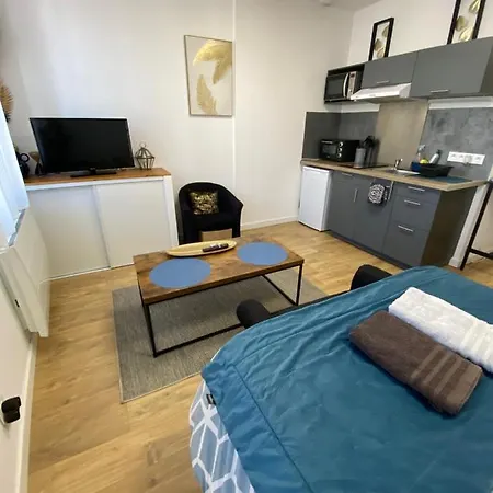 Cleo مونْتوبا